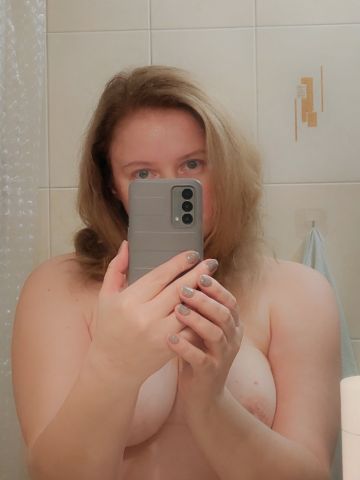 Эсфирь Ценю Каждого Гостя